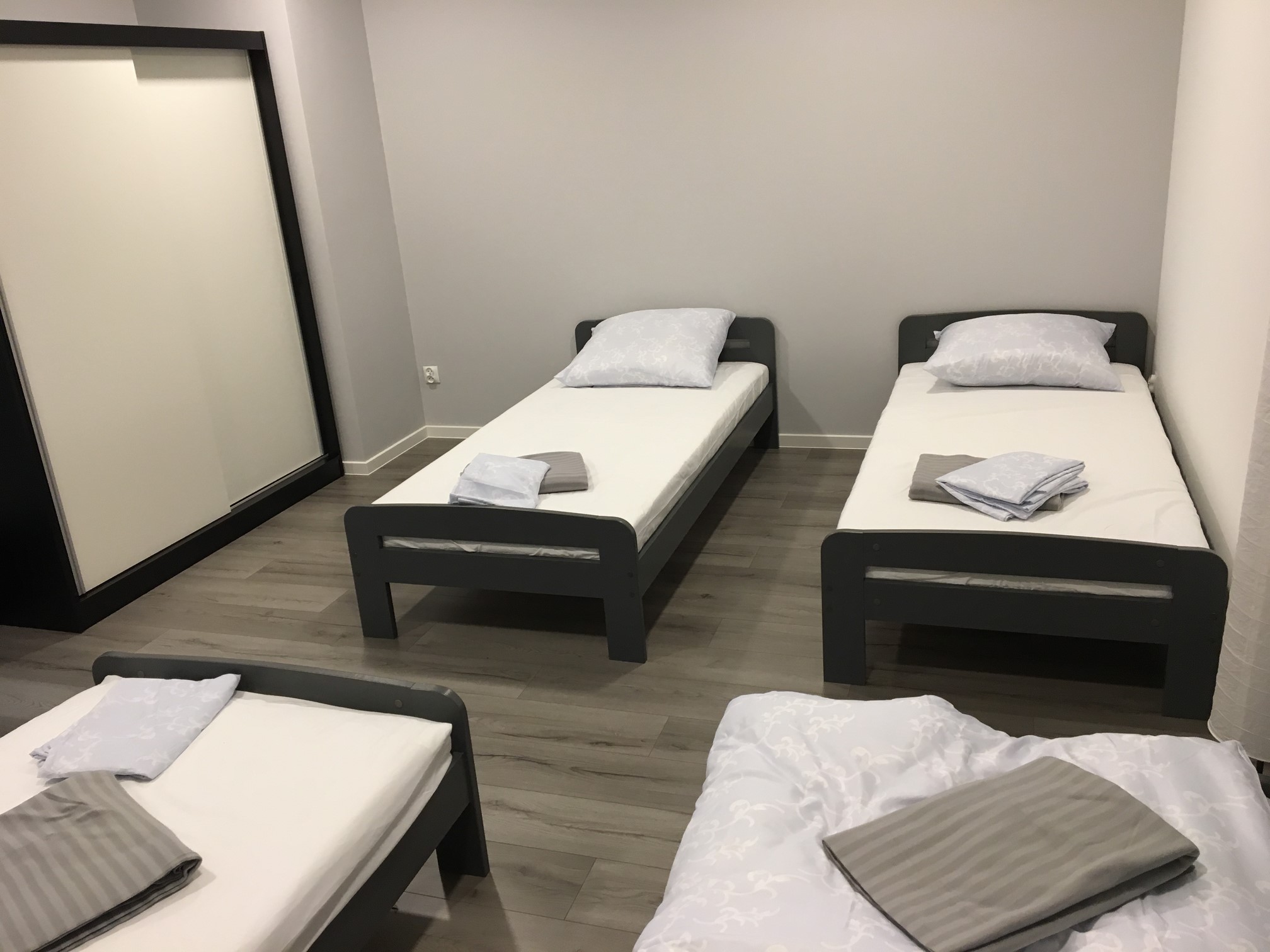 SIMSERWIS HOUSE - Kwatery i pokoje do wynajęcia